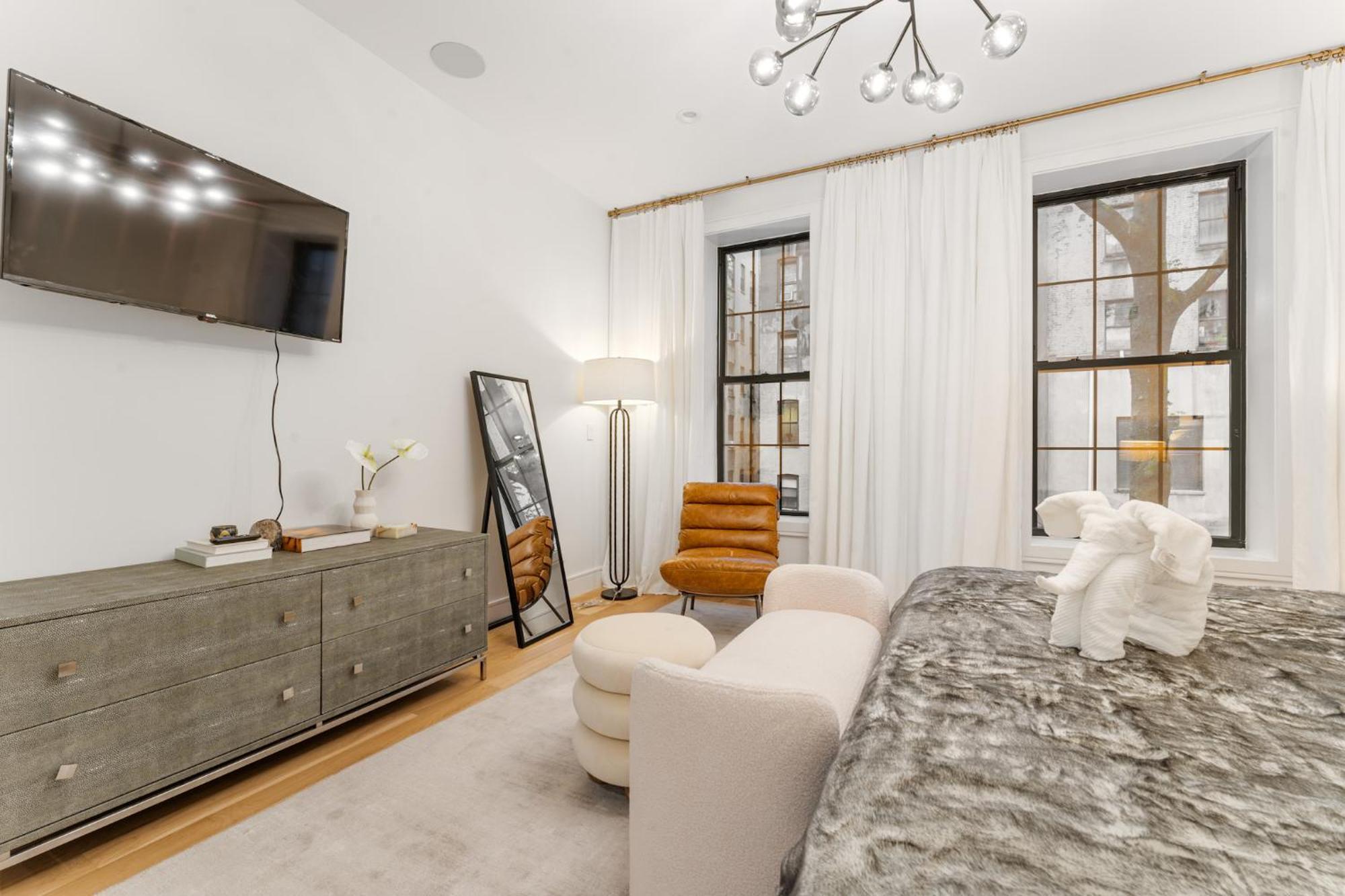 Multi Million Dollar Modern Triplex Apartment *