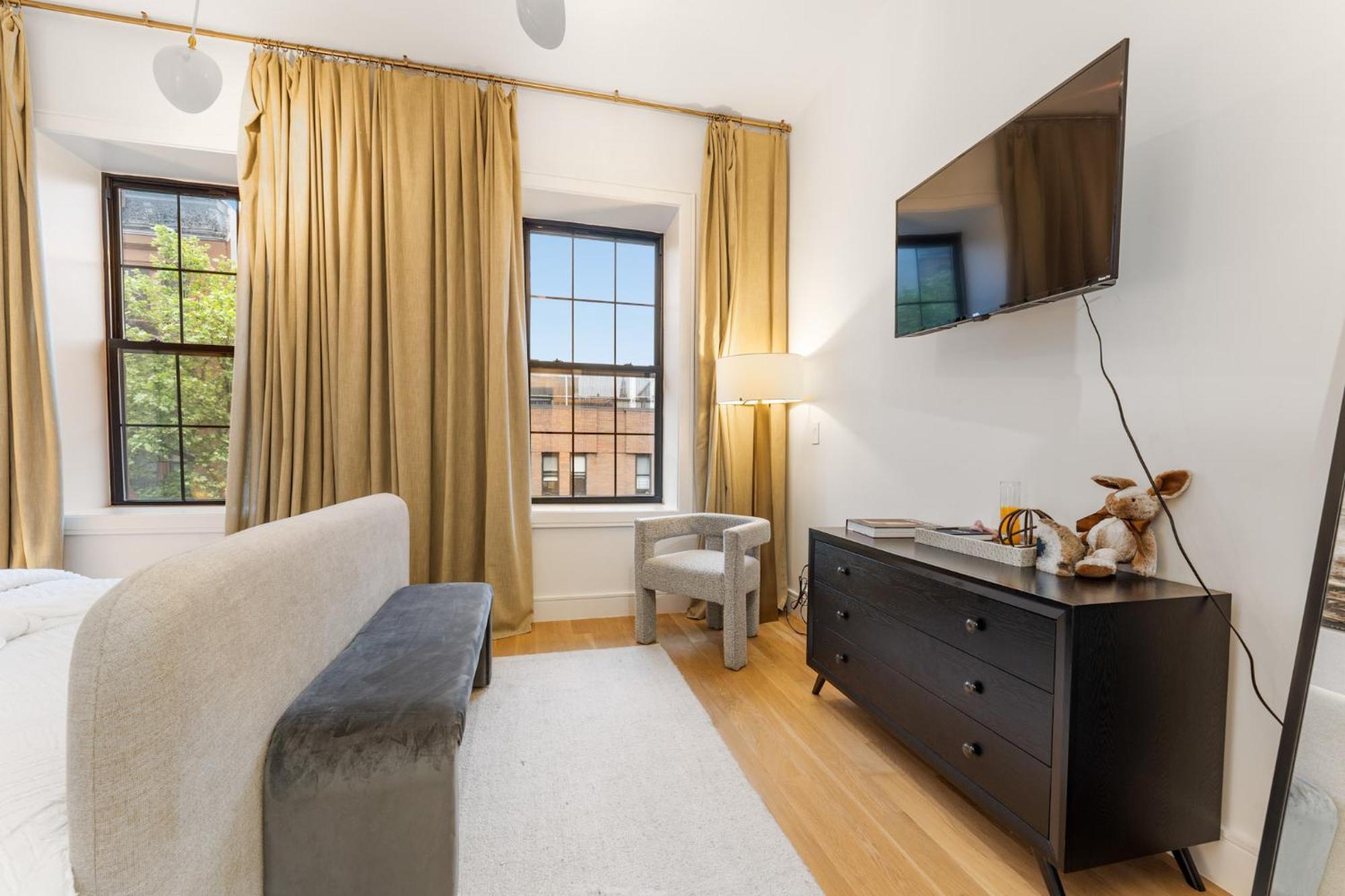 Apartment Multi Million Dollar Modern Triplex