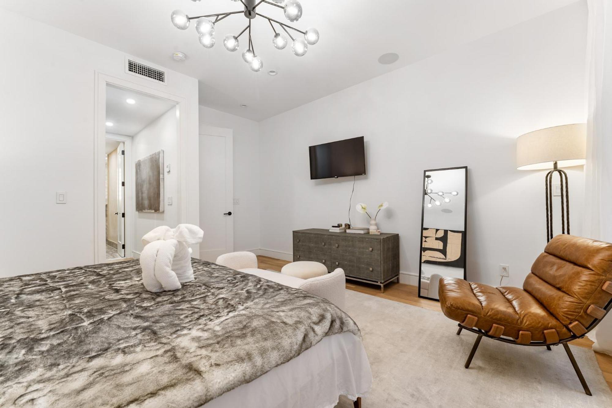 Multi Million Dollar Modern Triplex * New York